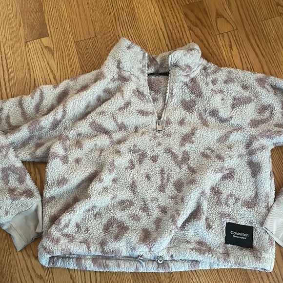 calvin klein sweater cozy and comfy. - Picture 4 of 4